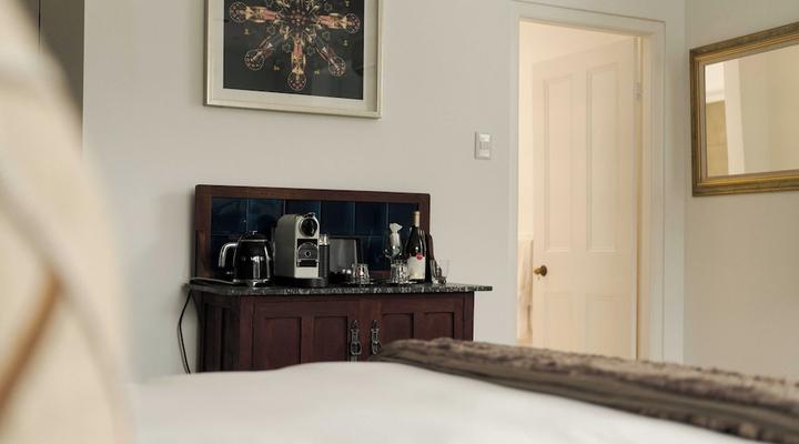 Les Chambres Guest House