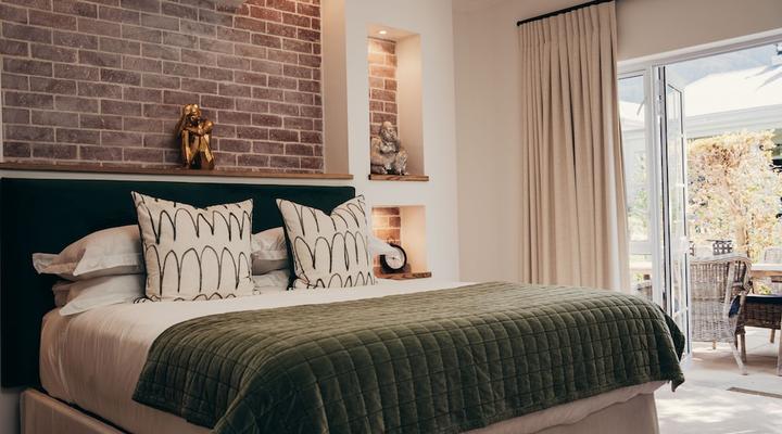 Les Chambres Guest House