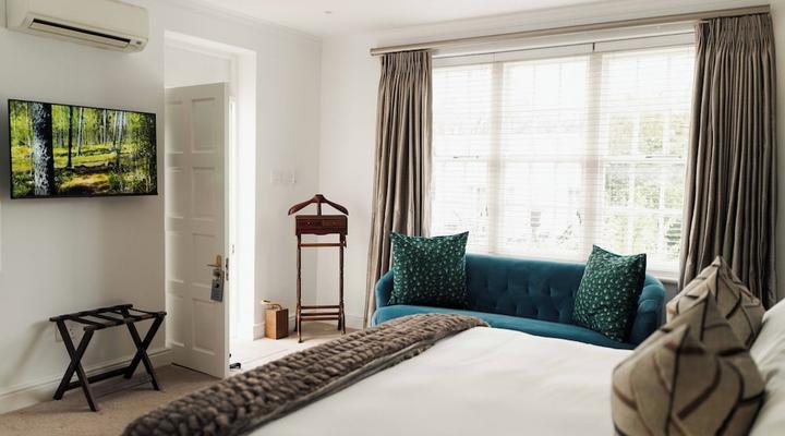 Les Chambres Guest House