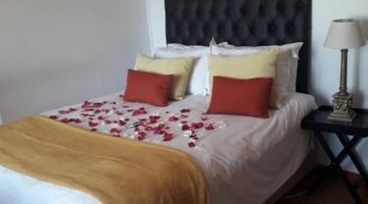 Hartbeespoortdam Lodge