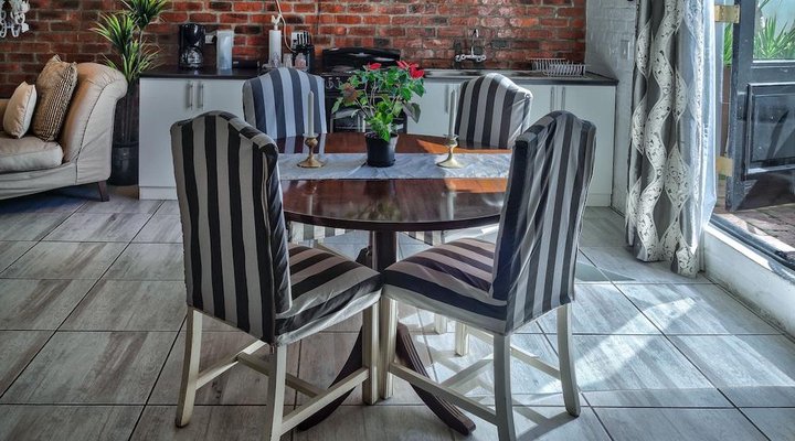 Los Olivos At The Yard