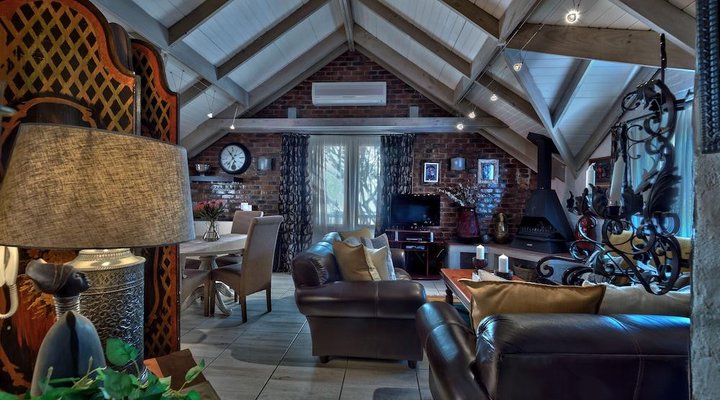 Los Olivos At The Yard