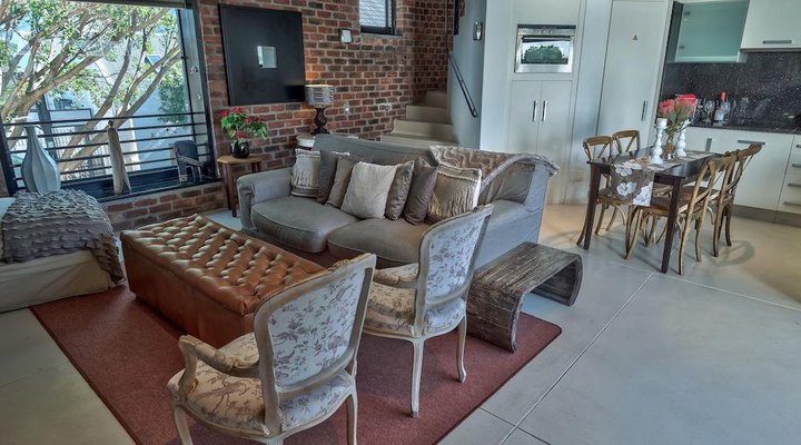 Los Olivos At The Yard