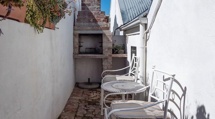 Los Olivos At The Yard