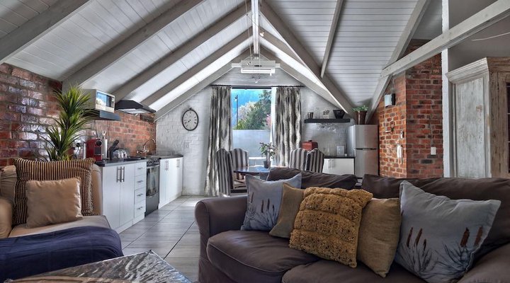 Los Olivos At The Yard