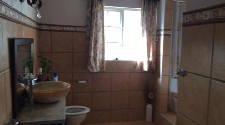 La Familia Guesthouse