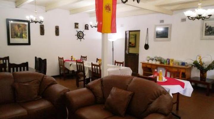 La Familia Guesthouse