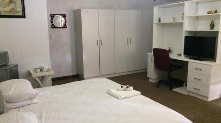 La Familia Guesthouse