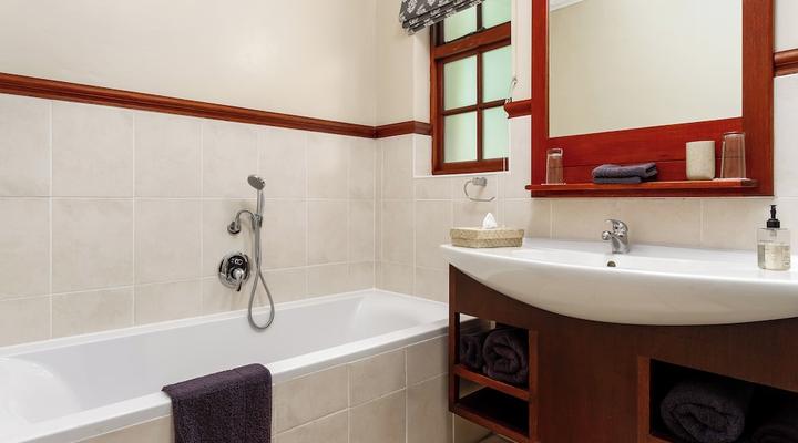 Noordhoek Village Hotel