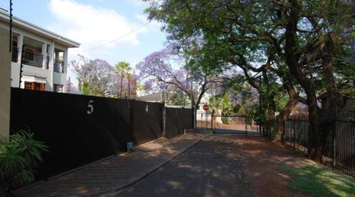 Muckleneuk Guest House