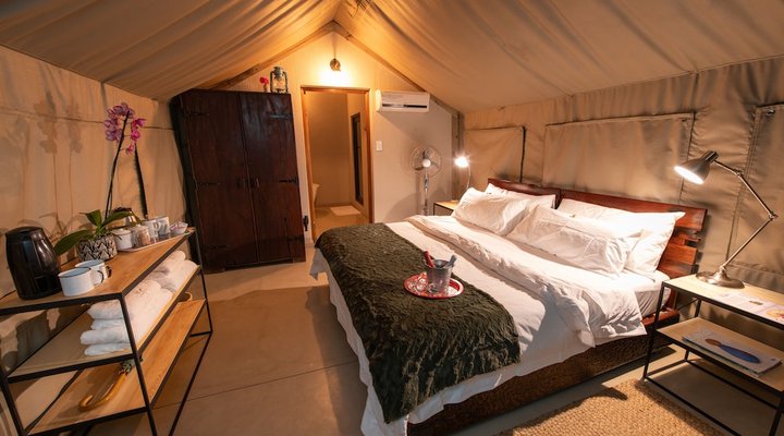 Sausage Tree Safari Camp