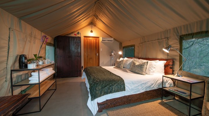 Sausage Tree Safari Camp