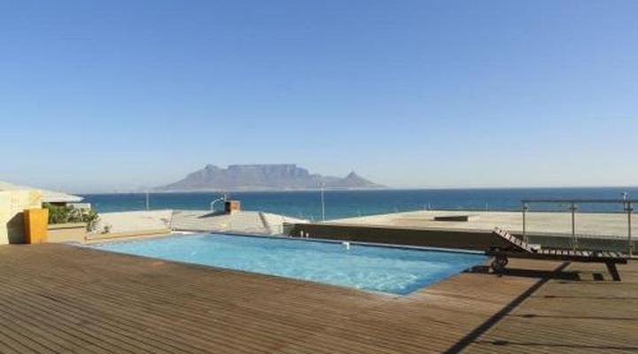 Infinity Self Catering Beachfront Apartment 302