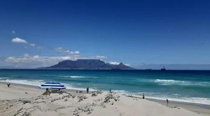 Infinity Self Catering Beachfront Apartment 302