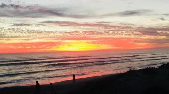 Infinity Self Catering Beachfront Apartment 302