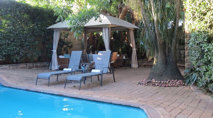 Dinkwe Lodge & Guest House