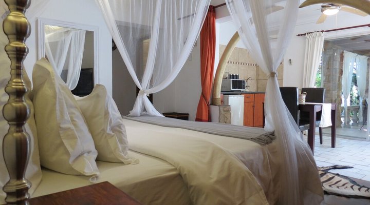 Dinkwe Lodge & Guest House