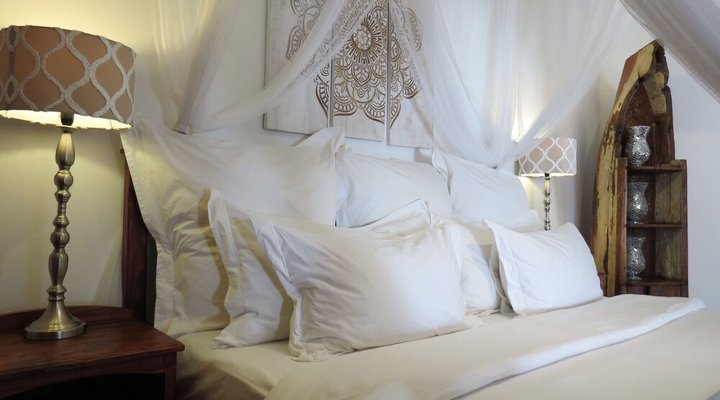 Dinkwe Lodge & Guest House