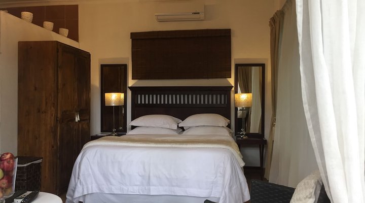 Dinkwe Lodge & Guest House