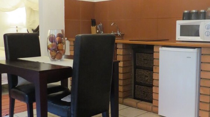 Dinkwe Lodge & Guest House