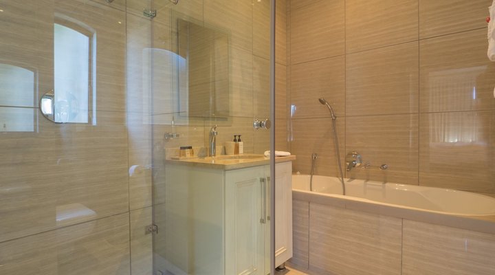 Villa Paradisa Guest House