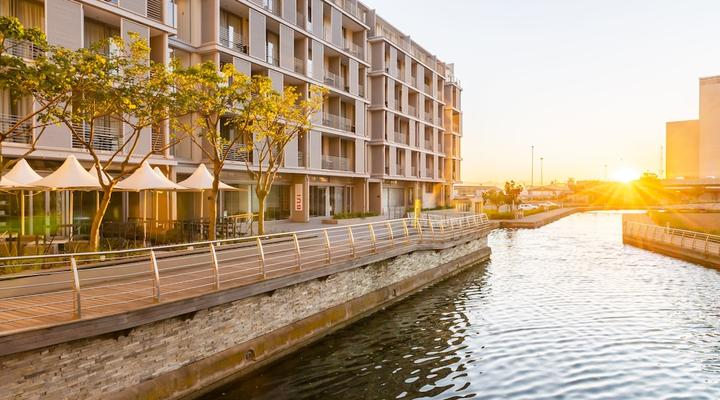 aha Harbour Bridge Hotel & Suites