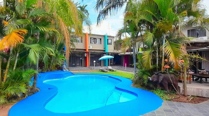 Elephant Springs Hotel & Apartments