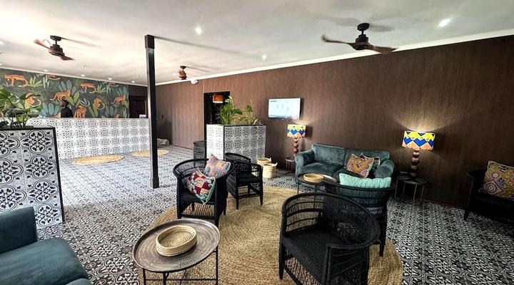 Elephant Springs Hotel & Apartments