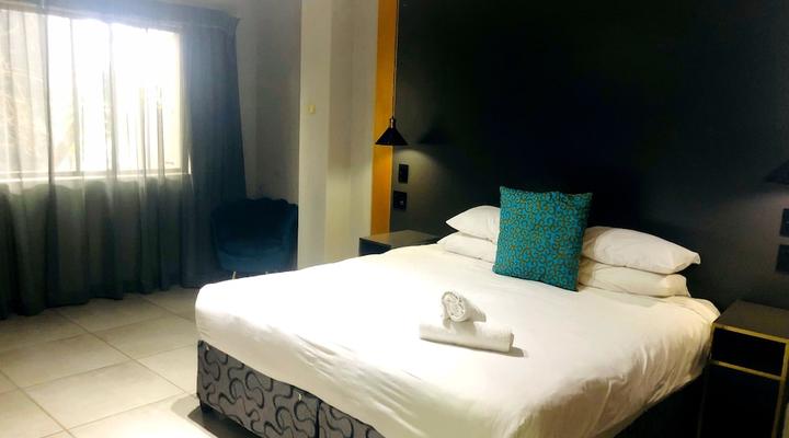 Elephant Springs Hotel & Apartments