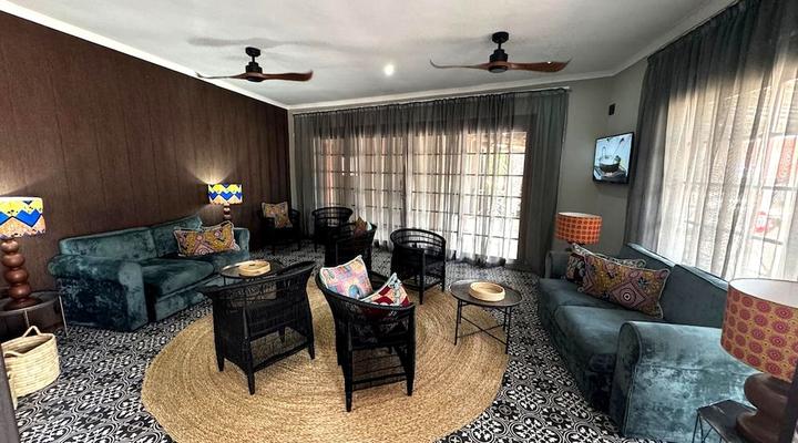 Elephant Springs Hotel & Apartments