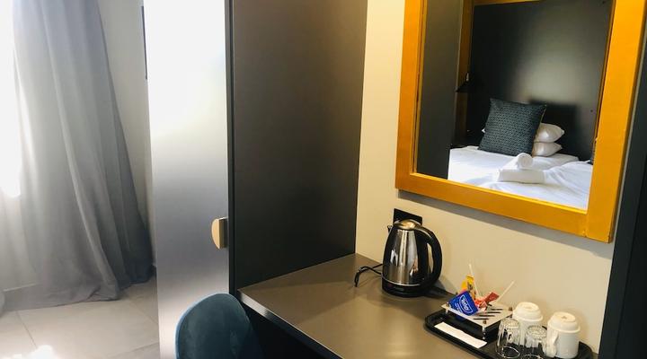 Elephant Springs Hotel & Apartments