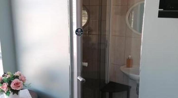 15 On Penguin Guesthouse