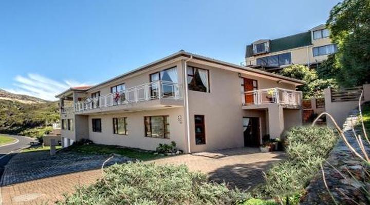 15 On Penguin Guesthouse