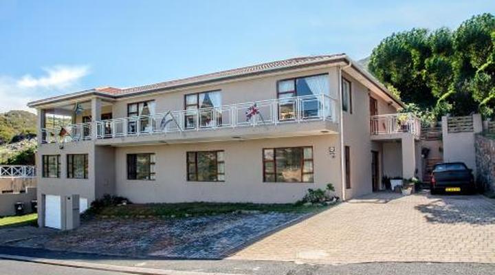 15 On Penguin Guesthouse