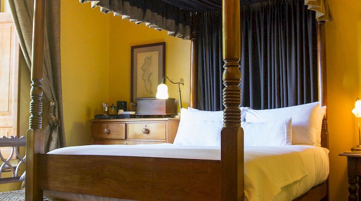 Dutch Manor Antique Hotel