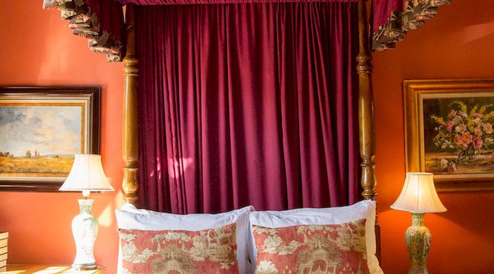 Dutch Manor Antique Hotel