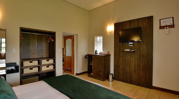 African Hills Safari Lodge & Spa