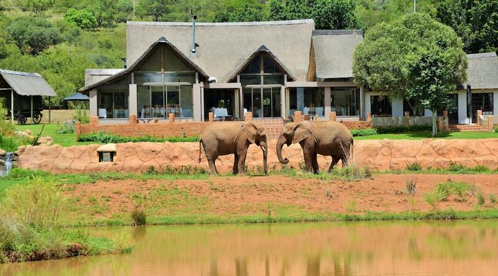 African Hills Safari Lodge & Spa
