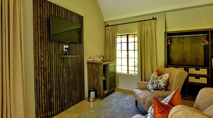 African Hills Safari Lodge & Spa