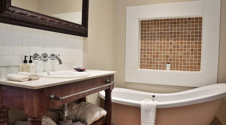 African Hills Safari Lodge & Spa