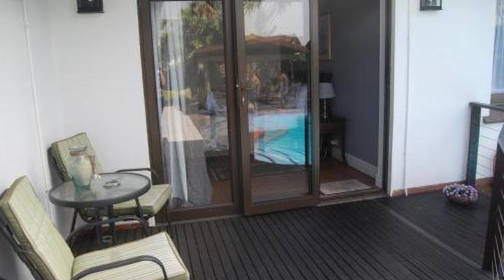 de Charmoy Riverside