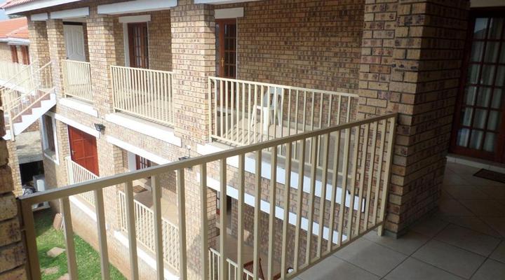 Country Link Guest Lodge