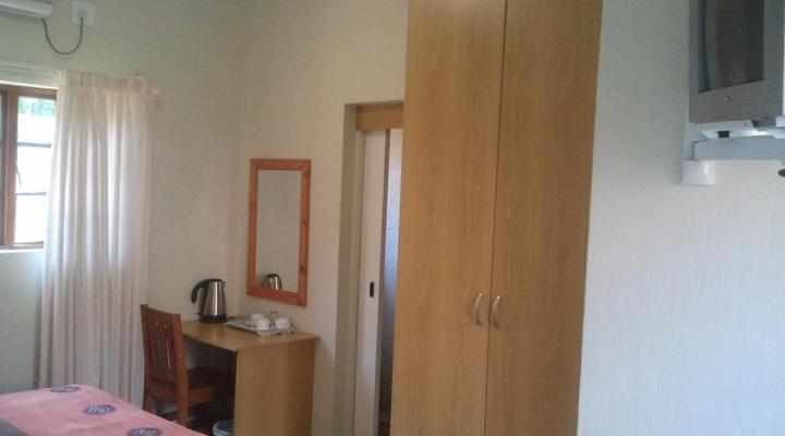 Country Link Guest Lodge