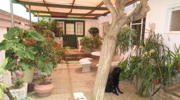 Van Rhyn Guest House