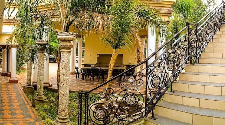 Caesars Guesthouse