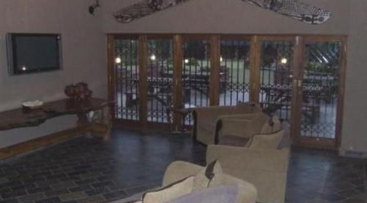 Lukafrica Riverside Chalets & Safaris