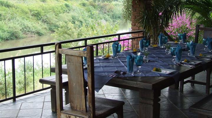 Lukafrica Riverside Chalets & Safaris