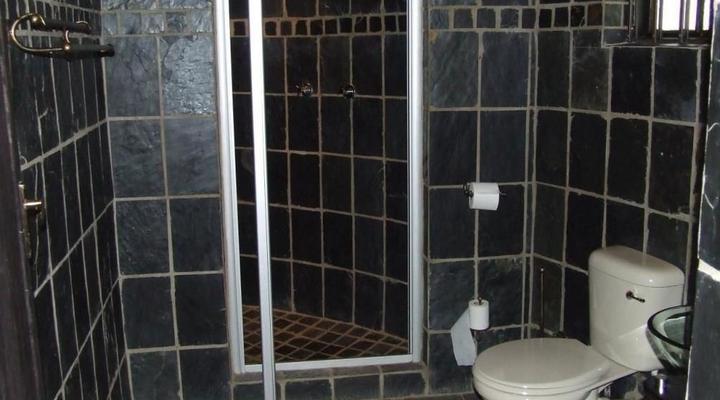 Lukafrica Riverside Chalets & Safaris