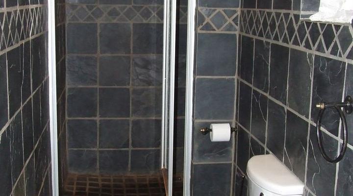 Lukafrica Riverside Chalets & Safaris