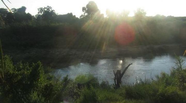 Lukafrica Riverside Chalets & Safaris